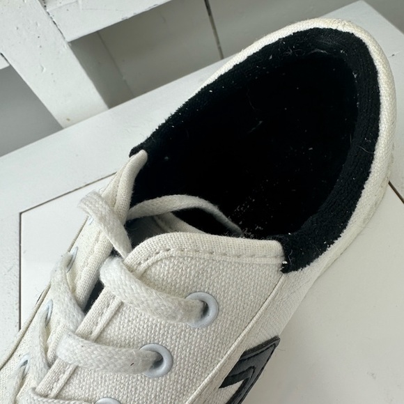 Tretorn Nylite Icon Sneaker - Women's Size 9 Black and White Tennis Shoes - Picture 9 of 13